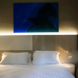 https://mac-mahon.italymilanhotels.net